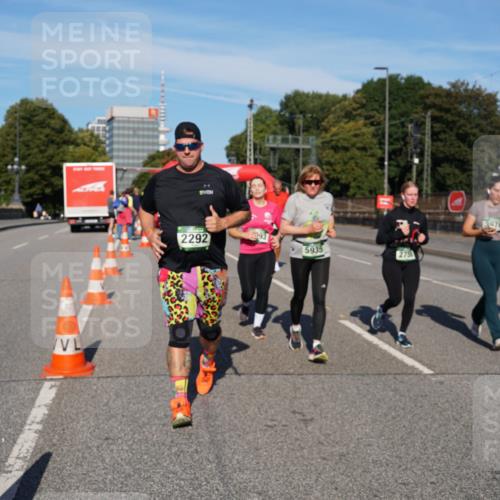 07.09.2025 - BARMER Alsterlauf Yannick Fuchs http://msf.ph/oto/8826327 07.09.2025 10:03:48 Laufen 2292, 93, 5935, 275, 3976 meine-sportfotos.de