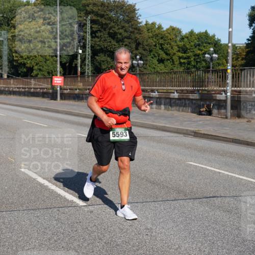 07.09.2025 - BARMER Alsterlauf Yannick Fuchs http://msf.ph/oto/8826336 07.09.2025 10:03:51 Laufen 5593 meine-sportfotos.de