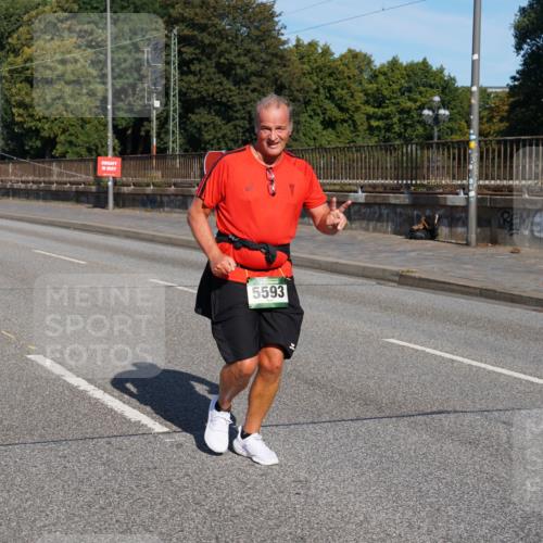 07.09.2025 - BARMER Alsterlauf Yannick Fuchs http://msf.ph/oto/8826337 07.09.2025 10:03:51 Laufen 5593 meine-sportfotos.de