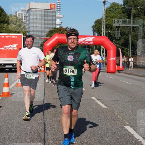 07.09.2025 - BARMER Alsterlauf Yannick Fuchs http://msf.ph/oto/8826340 07.09.2025 10:03:53 Laufen 2315, 5190 meine-sportfotos.de