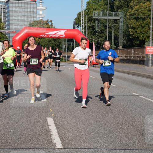 07.09.2025 - BARMER Alsterlauf Yannick Fuchs http://msf.ph/oto/8826350 07.09.2025 10:03:56 Laufen 2965, 2372, 3108, 3109 meine-sportfotos.de