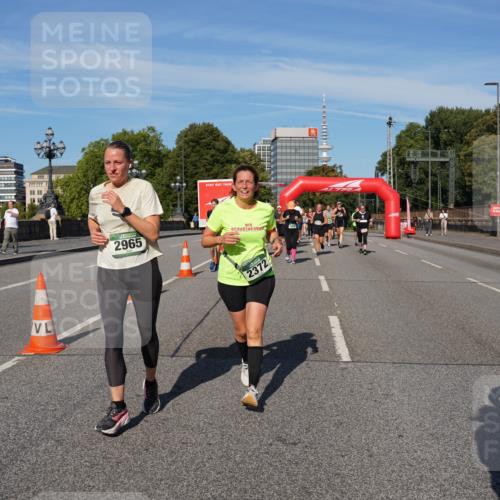 07.09.2025 - BARMER Alsterlauf Yannick Fuchs http://msf.ph/oto/8826358 07.09.2025 10:03:59 Laufen 2965, 2372 meine-sportfotos.de
