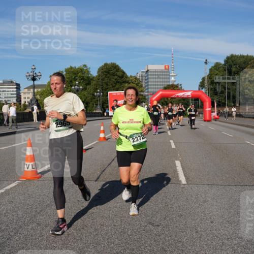 07.09.2025 - BARMER Alsterlauf Yannick Fuchs http://msf.ph/oto/8826359 07.09.2025 10:03:59 Laufen 2965, 2372 meine-sportfotos.de