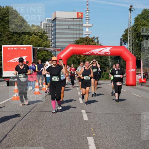 07.09.2025 - BARMER Alsterlauf Yannick Fuchs http://msf.ph/oto/8826363 07.09.2025 10:04:01 Laufen 486, 4618, 3837, 3244, 5315, 2782 meine-sportfotos.de
