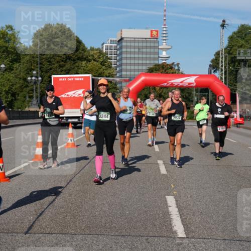 07.09.2025 - BARMER Alsterlauf Yannick Fuchs http://msf.ph/oto/8826370 07.09.2025 10:04:02 Laufen 860, 4610, 9520, 3244, 6140, 3837, 6141, 2782 meine-sportfotos.de