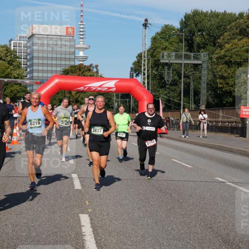 07.09.2025 - BARMER Alsterlauf Yannick Fuchs http://msf.ph/oto/8826371 07.09.2025 10:04:02 Laufen 3244, 6219, 6140, 3837, 6141, 2782 meine-sportfotos.de