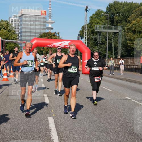 07.09.2025 - BARMER Alsterlauf Yannick Fuchs http://msf.ph/oto/8826373 07.09.2025 10:04:03 Laufen 4, 3740, 219, 53, 3837, 2782 meine-sportfotos.de