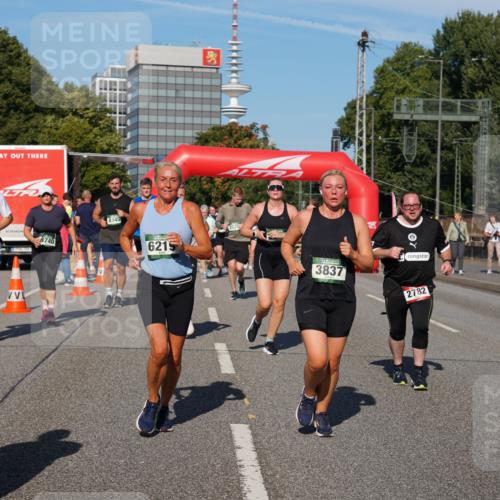 07.09.2025 - BARMER Alsterlauf Yannick Fuchs http://msf.ph/oto/8826375 07.09.2025 10:04:04 Laufen 3244, 5520, 8740, 8345, 6219, 3837, 2782 meine-sportfotos.de