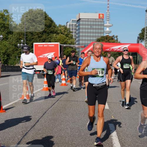 07.09.2025 - BARMER Alsterlauf Yannick Fuchs http://msf.ph/oto/8826376 07.09.2025 10:04:04 Laufen 3244, 8740, 19, 5315, 3837, 2782 meine-sportfotos.de