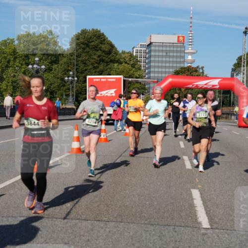 07.09.2025 - BARMER Alsterlauf Yannick Fuchs http://msf.ph/oto/8826404 07.09.2025 10:04:11 Laufen 4256, 3844, 2723 meine-sportfotos.de