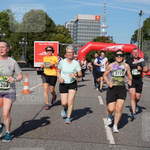 07.09.2025 - BARMER Alsterlauf Yannick Fuchs http://msf.ph/oto/8826410 07.09.2025 10:04:12 Laufen 4256, 10, 61, 2723, 3797 meine-sportfotos.de