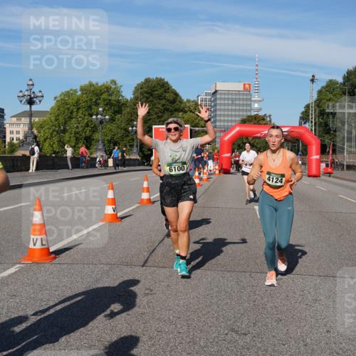 07.09.2025 - BARMER Alsterlauf Yannick Fuchs http://msf.ph/oto/8826431 07.09.2025 10:04:19 Laufen 5173, 6100, 4124, 3473 meine-sportfotos.de