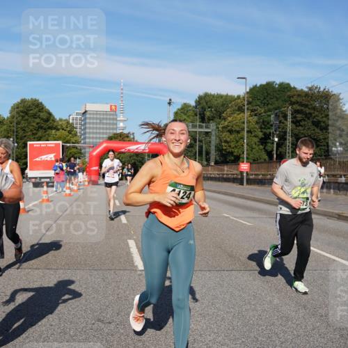 07.09.2025 - BARMER Alsterlauf Yannick Fuchs http://msf.ph/oto/8826437 07.09.2025 10:04:20 Laufen 6100, 10, 73, 124 meine-sportfotos.de