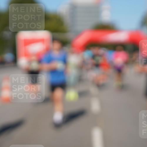 07.09.2025 - BARMER Alsterlauf Yannick Fuchs http://msf.ph/oto/8826456 07.09.2025 10:04:56 Laufen  meine-sportfotos.de