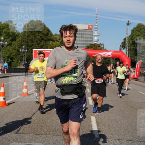 07.09.2025 - BARMER Alsterlauf Yannick Fuchs http://msf.ph/oto/8826466 07.09.2025 10:05:09 Laufen 53, 5262, 051, 3130, 5821, 6184 meine-sportfotos.de