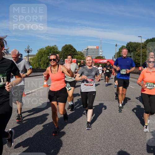07.09.2025 - BARMER Alsterlauf Yannick Fuchs http://msf.ph/oto/8826501 07.09.2025 10:05:18 Laufen 136, 3341, 56, 3603, 5310, 3254, 2489, 609 meine-sportfotos.de