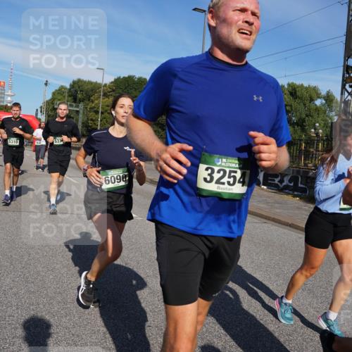07.09.2025 - BARMER Alsterlauf Yannick Fuchs http://msf.ph/oto/8826513 07.09.2025 10:05:20 Laufen 883, 3007, 5310, 533, 6090, 1636, 3254 meine-sportfotos.de