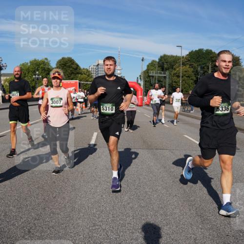 07.09.2025 - BARMER Alsterlauf Yannick Fuchs http://msf.ph/oto/8826519 07.09.2025 10:05:21 Laufen 3883, 3007, 5336, 5310 meine-sportfotos.de