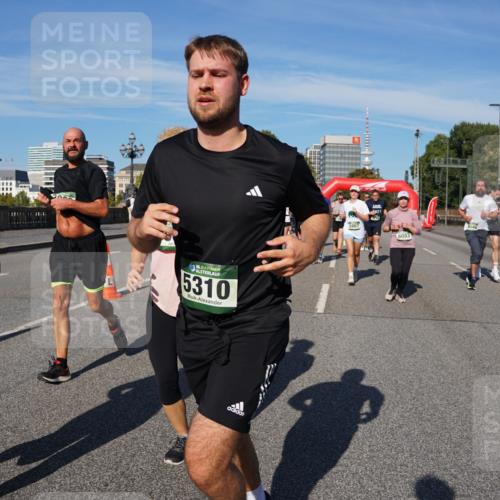 07.09.2025 - BARMER Alsterlauf Yannick Fuchs http://msf.ph/oto/8826525 07.09.2025 10:05:22 Laufen 334, 5310, 5867, 60831 meine-sportfotos.de
