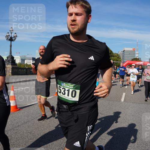 07.09.2025 - BARMER Alsterlauf Yannick Fuchs http://msf.ph/oto/8826526 07.09.2025 10:05:22 Laufen 36, 5310, 5867, 1221, 6046, 6083 meine-sportfotos.de