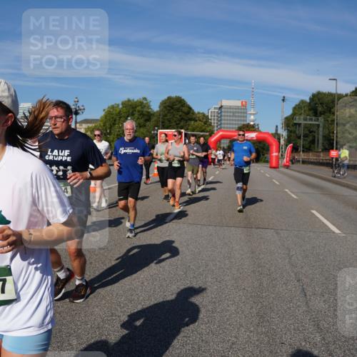 07.09.2025 - BARMER Alsterlauf Yannick Fuchs http://msf.ph/oto/8826542 07.09.2025 10:05:25 Laufen 5867 meine-sportfotos.de
