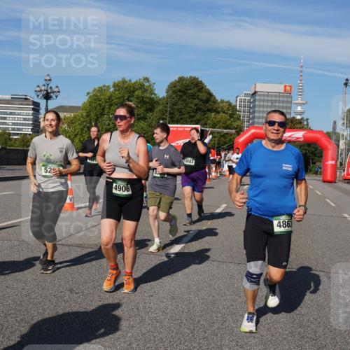 07.09.2025 - BARMER Alsterlauf Yannick Fuchs http://msf.ph/oto/8826547 07.09.2025 10:05:26 Laufen 525, 4906, 5883, 486 meine-sportfotos.de