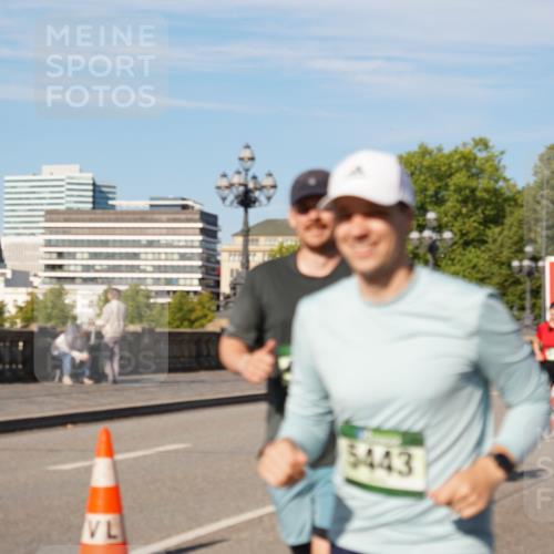 07.09.2025 - BARMER Alsterlauf Yannick Fuchs http://msf.ph/oto/8826575 07.09.2025 10:05:49 Laufen 5443 meine-sportfotos.de