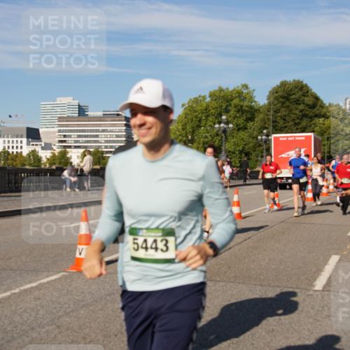 07.09.2025 - BARMER Alsterlauf Yannick Fuchs http://msf.ph/oto/8826577 07.09.2025 10:05:49 Laufen 5443 meine-sportfotos.de