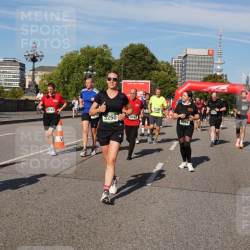 07.09.2025 - BARMER Alsterlauf Yannick Fuchs http://msf.ph/oto/8826585 07.09.2025 10:05:52 Laufen 8147, 1800, 19, 3250, 8162, 4203, 4098, 5519, 5533, 4435 meine-sportfotos.de