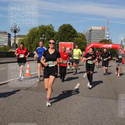 07.09.2025 - BARMER Alsterlauf Yannick Fuchs http://msf.ph/oto/8826586 07.09.2025 10:05:52 Laufen 8147, 3250, 4203, 260, 4058, 162, 5519, 6190, 4435 meine-sportfotos.de