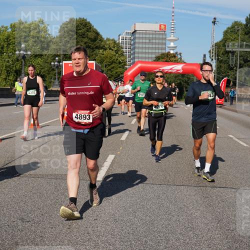 07.09.2025 - BARMER Alsterlauf Yannick Fuchs http://msf.ph/oto/8826614 07.09.2025 10:06:00 Laufen 260, 4302, 4893, 2925, 43 meine-sportfotos.de