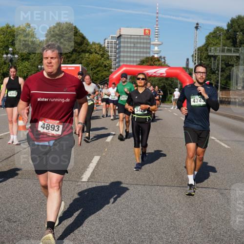 07.09.2025 - BARMER Alsterlauf Yannick Fuchs http://msf.ph/oto/8826616 07.09.2025 10:06:00 Laufen 4302, 2925, 4893, 34, 4743 meine-sportfotos.de