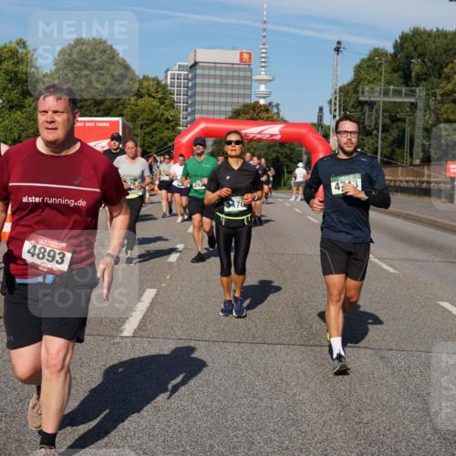 07.09.2025 - BARMER Alsterlauf Yannick Fuchs http://msf.ph/oto/8826617 07.09.2025 10:06:00 Laufen 4302, 4893, 470 meine-sportfotos.de