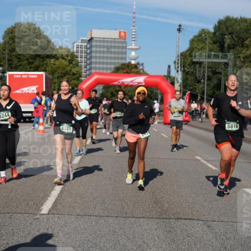 07.09.2025 - BARMER Alsterlauf Yannick Fuchs http://msf.ph/oto/8826656 07.09.2025 10:06:10 Laufen 8115, 703, 4244, 5816, 4321 meine-sportfotos.de