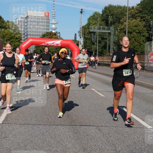 07.09.2025 - BARMER Alsterlauf Yannick Fuchs http://msf.ph/oto/8826659 07.09.2025 10:06:11 Laufen 424, 4321, 5285, 2474, 155, 220, 5816 meine-sportfotos.de