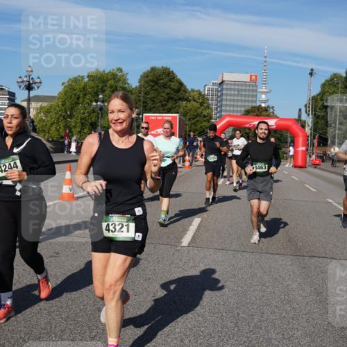 07.09.2025 - BARMER Alsterlauf Yannick Fuchs http://msf.ph/oto/8826670 07.09.2025 10:06:13 Laufen 570, 4244, 4321, 5285, 3463, 4155 meine-sportfotos.de