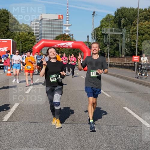 07.09.2025 - BARMER Alsterlauf Yannick Fuchs http://msf.ph/oto/8826688 07.09.2025 10:06:18 Laufen 4132, 3987, 4935, 583, 116 meine-sportfotos.de