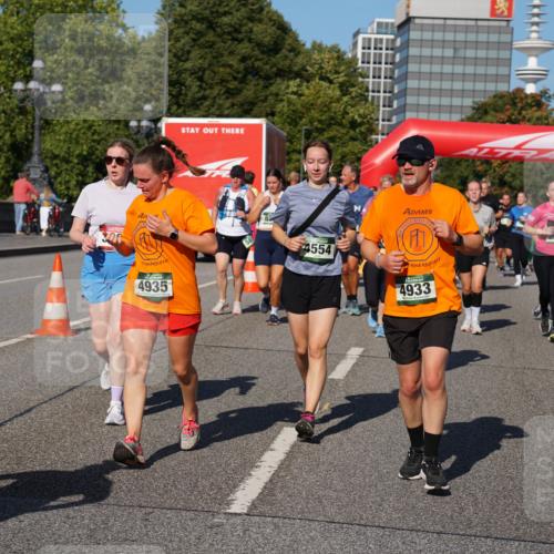 07.09.2025 - BARMER Alsterlauf Yannick Fuchs http://msf.ph/oto/8826695 07.09.2025 10:06:21 Laufen 4935, 82, 4554, 4933, 2895 meine-sportfotos.de