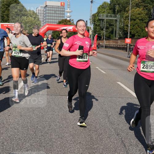 07.09.2025 - BARMER Alsterlauf Yannick Fuchs http://msf.ph/oto/8826708 07.09.2025 10:06:26 Laufen 5829, 2352, 4291, 3756, 3, 2907, 1000, 136, 2895 meine-sportfotos.de