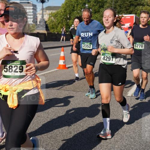 07.09.2025 - BARMER Alsterlauf Yannick Fuchs http://msf.ph/oto/8826711 07.09.2025 10:06:26 Laufen 36, 5829, 2352, 10, 4291, 5778 meine-sportfotos.de