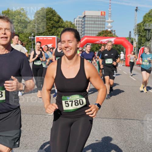07.09.2025 - BARMER Alsterlauf Yannick Fuchs http://msf.ph/oto/8826715 07.09.2025 10:06:28 Laufen 36, 5778, 8078, 36, 5780, 3758, 2787 meine-sportfotos.de