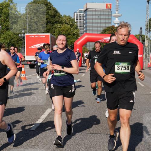 07.09.2025 - BARMER Alsterlauf Yannick Fuchs http://msf.ph/oto/8826719 07.09.2025 10:06:30 Laufen 22, 3606, 582, 36, 3758, 3144, 2 meine-sportfotos.de