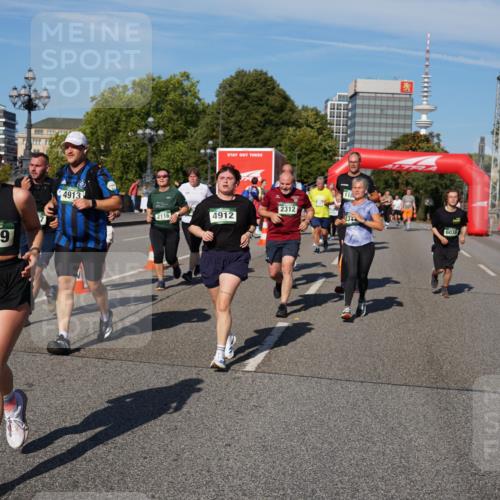 07.09.2025 - BARMER Alsterlauf Yannick Fuchs http://msf.ph/oto/8826757 07.09.2025 10:06:41 Laufen 4099, 4913, 2116, 4912, 2312, 118, 6038, 5009 meine-sportfotos.de