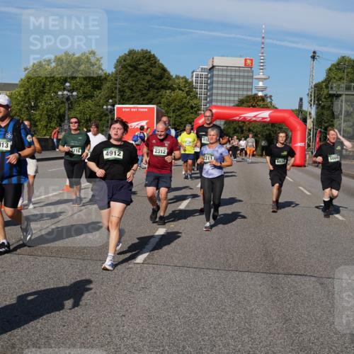 07.09.2025 - BARMER Alsterlauf Yannick Fuchs http://msf.ph/oto/8826758 07.09.2025 10:06:41 Laufen 099, 17, 118, 04913, 2116, 4912, 2312, 2311, 5009, 6038, 3682, 3700 meine-sportfotos.de