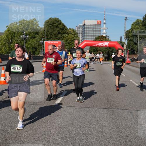 07.09.2025 - BARMER Alsterlauf Yannick Fuchs http://msf.ph/oto/8826762 07.09.2025 10:06:42 Laufen 2865, 4912, 10, 2312, 118, 474, 11, 6038, 5009 meine-sportfotos.de