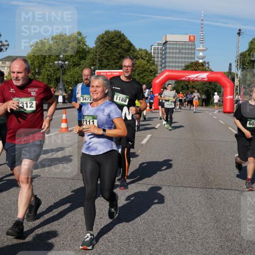 07.09.2025 - BARMER Alsterlauf Yannick Fuchs http://msf.ph/oto/8826767 07.09.2025 10:06:43 Laufen 30, 10, 312, 3472, 2311, 4748, 1188, 6038 meine-sportfotos.de