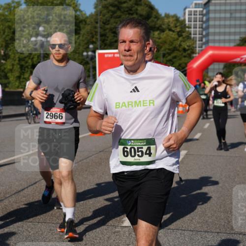 07.09.2025 - BARMER Alsterlauf Yannick Fuchs http://msf.ph/oto/8826799 07.09.2025 10:06:58 Laufen 2860, 2966, 36, 6054, 3641 meine-sportfotos.de