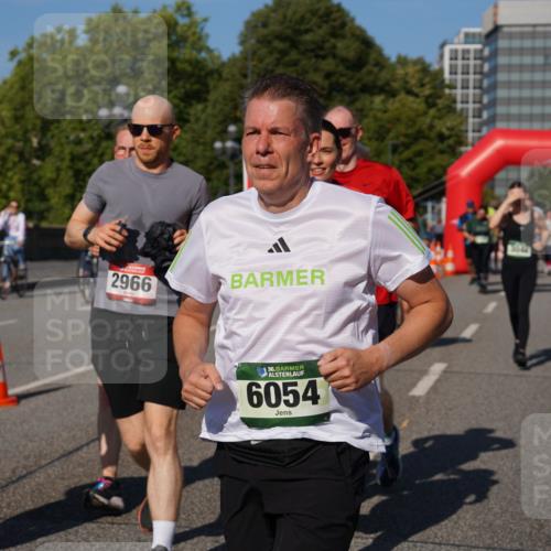 07.09.2025 - BARMER Alsterlauf Yannick Fuchs http://msf.ph/oto/8826800 07.09.2025 10:06:58 Laufen 717, 2860, 2966, 3841, 36, 6054 meine-sportfotos.de