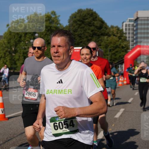 07.09.2025 - BARMER Alsterlauf Yannick Fuchs http://msf.ph/oto/8826801 07.09.2025 10:06:58 Laufen 2860, 2966, 3643, 6054 meine-sportfotos.de