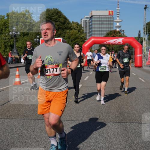 07.09.2025 - BARMER Alsterlauf Yannick Fuchs http://msf.ph/oto/8826807 07.09.2025 10:07:00 Laufen 2558, 36, 6177, 10, 3043, 4137 meine-sportfotos.de